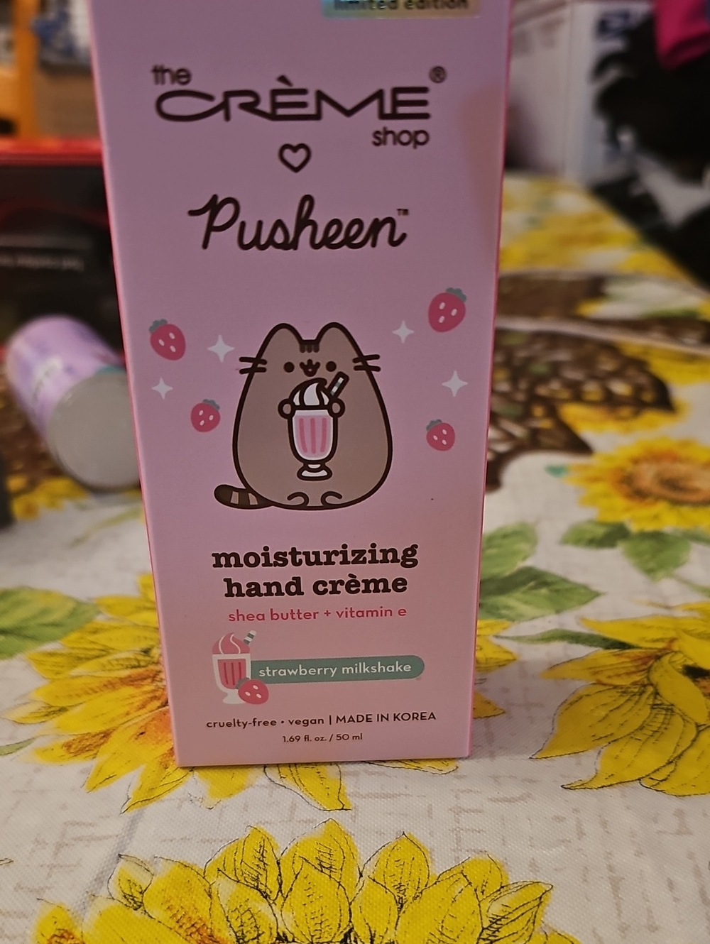 Pusheen Strawberry Milkshake Moisturizing Hand Crème - Pink